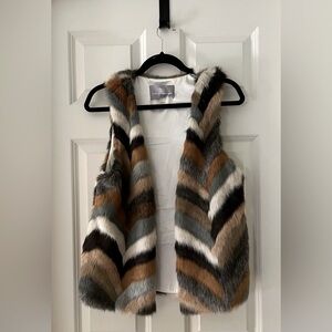 Women Tart Collections Faux Fur neutral tones, chevron pattern lined vest small